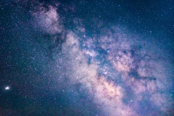 Capture of the Milky Way galaxy illuminating the night sky over Münche